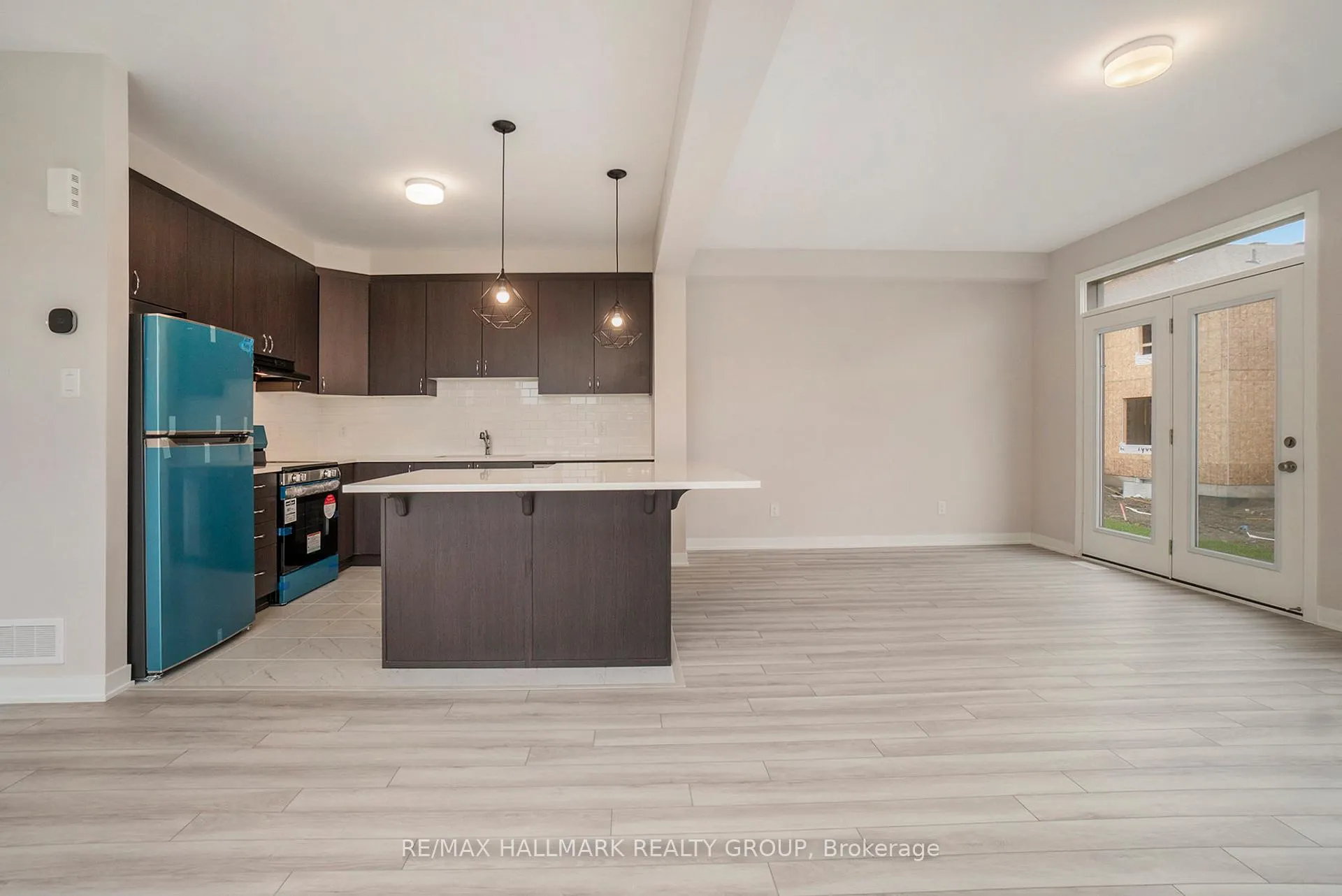Photo 11 of 722 Quilter Row, Ottawa, Goulbourn Twp From Franktown Rd/South To Rideau — HOMEH