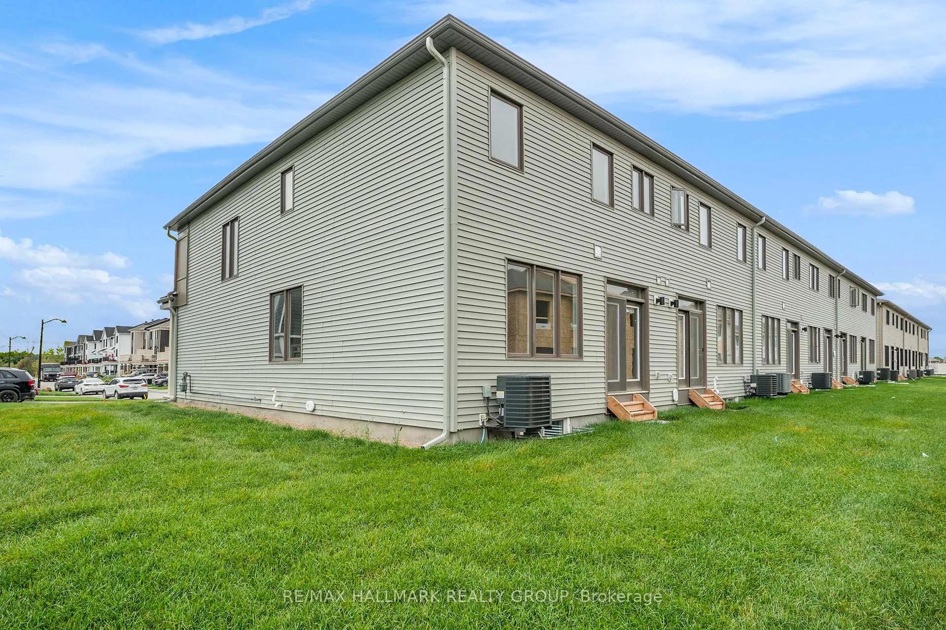 Photo 27 of 722 Quilter Row, Ottawa, Goulbourn Twp From Franktown Rd/South To Rideau — HOMEH