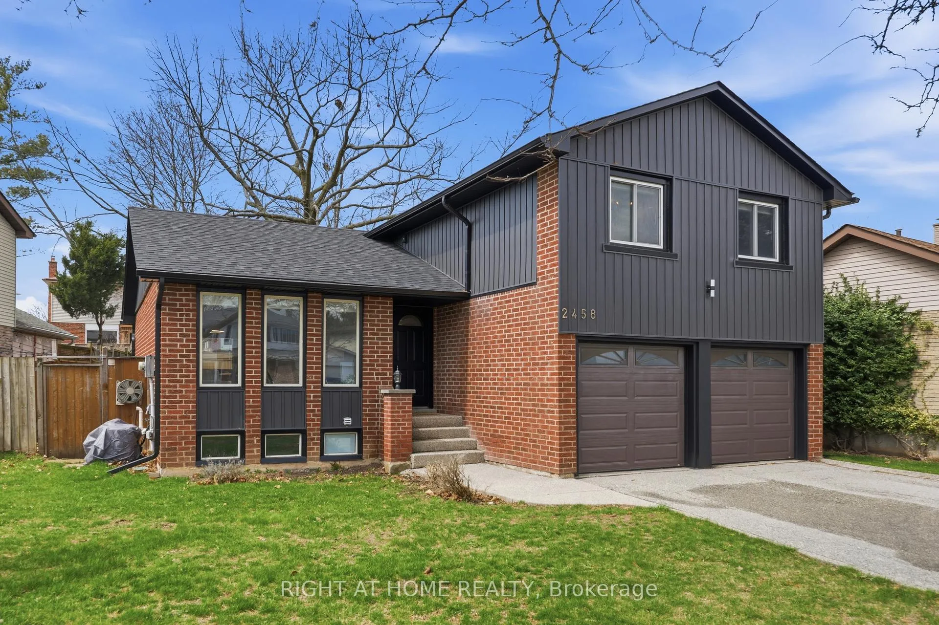 Photo 3 of 2458 Cavendish Drive, Burlington, Brant Hills — HOMEH