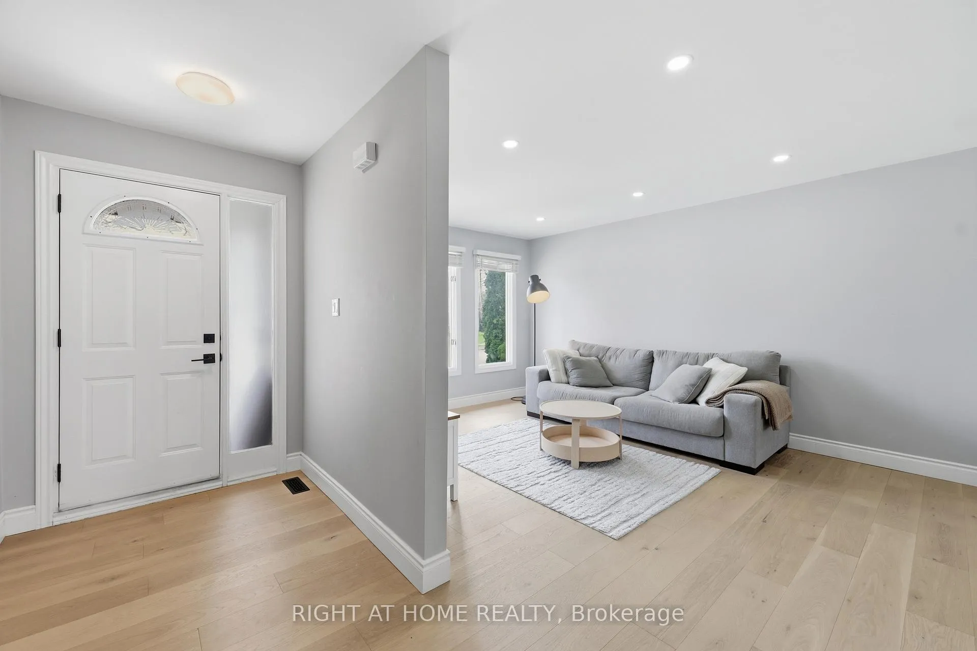 Photo 9 of 2458 Cavendish Drive, Burlington, Brant Hills — HOMEH
