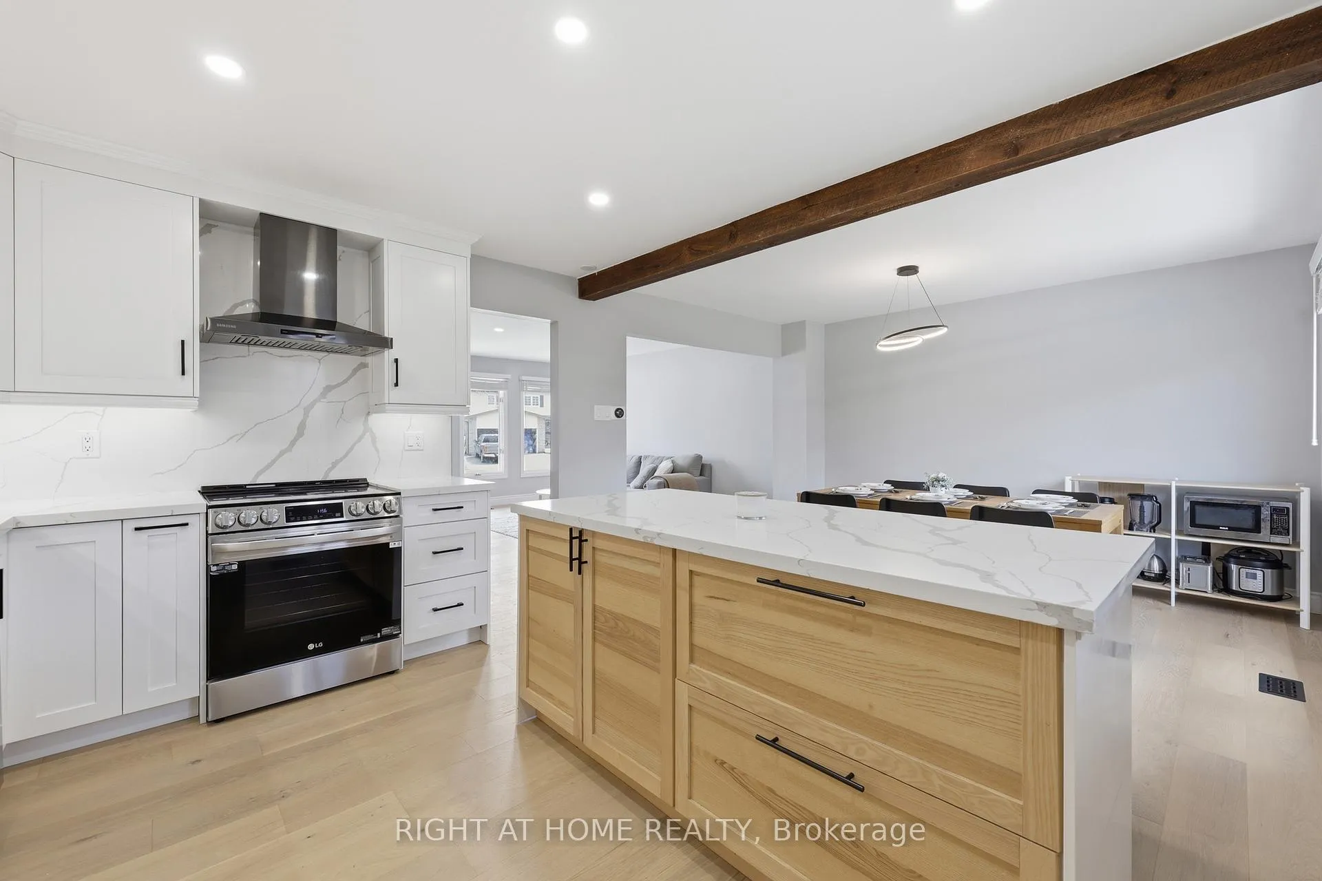 Photo 16 of 2458 Cavendish Drive, Burlington, Brant Hills — HOMEH