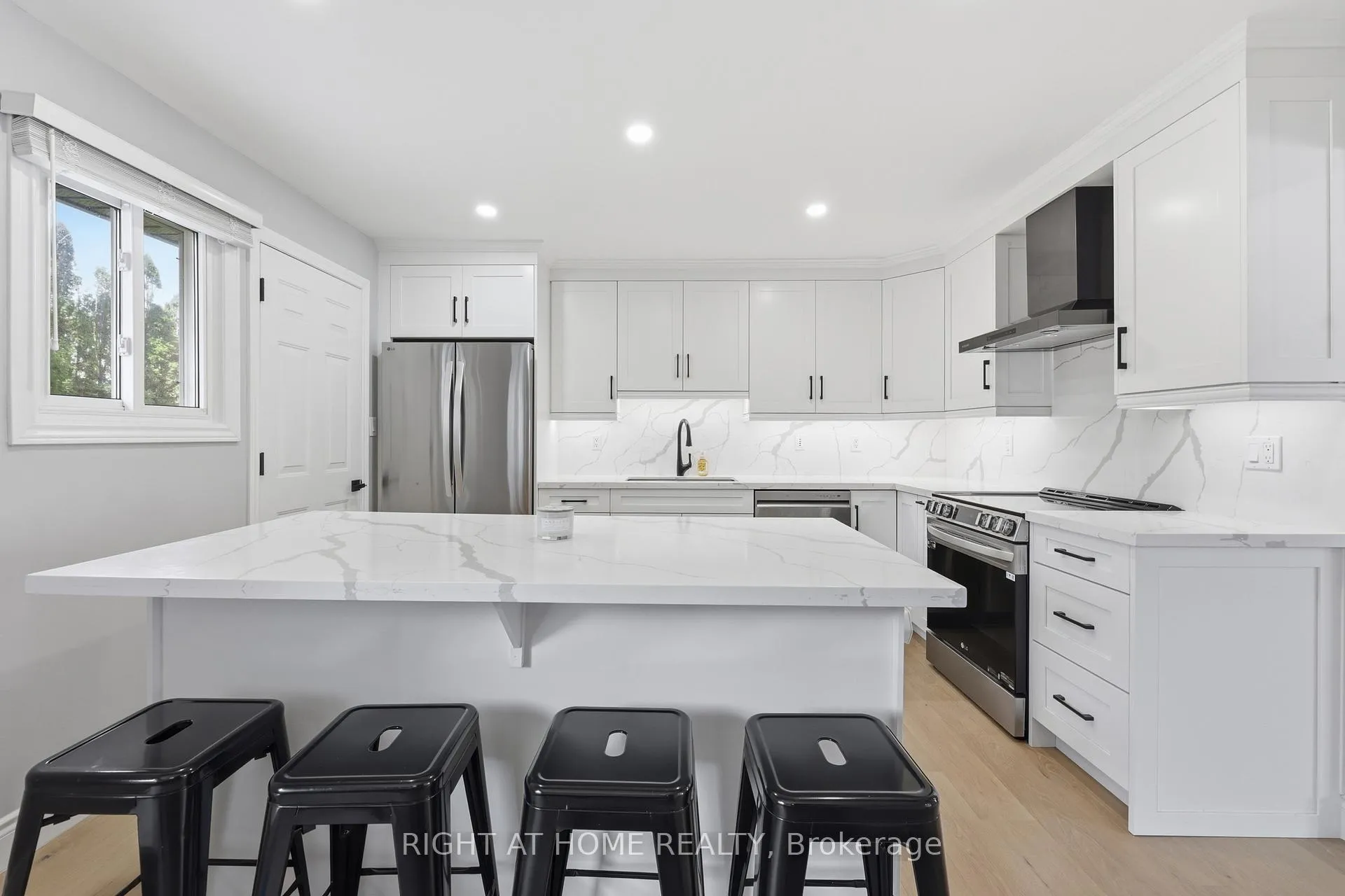 Photo 17 of 2458 Cavendish Drive, Burlington, Brant Hills — HOMEH