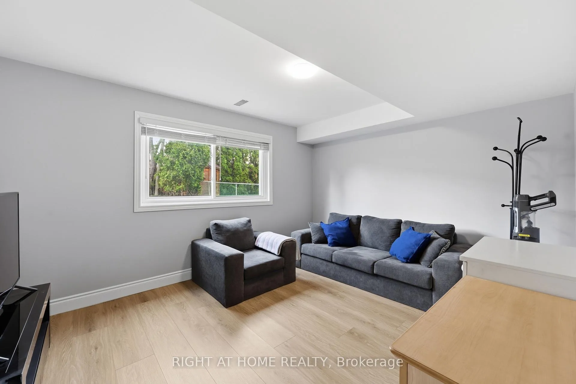 Photo 26 of 2458 Cavendish Drive, Burlington, Brant Hills — HOMEH