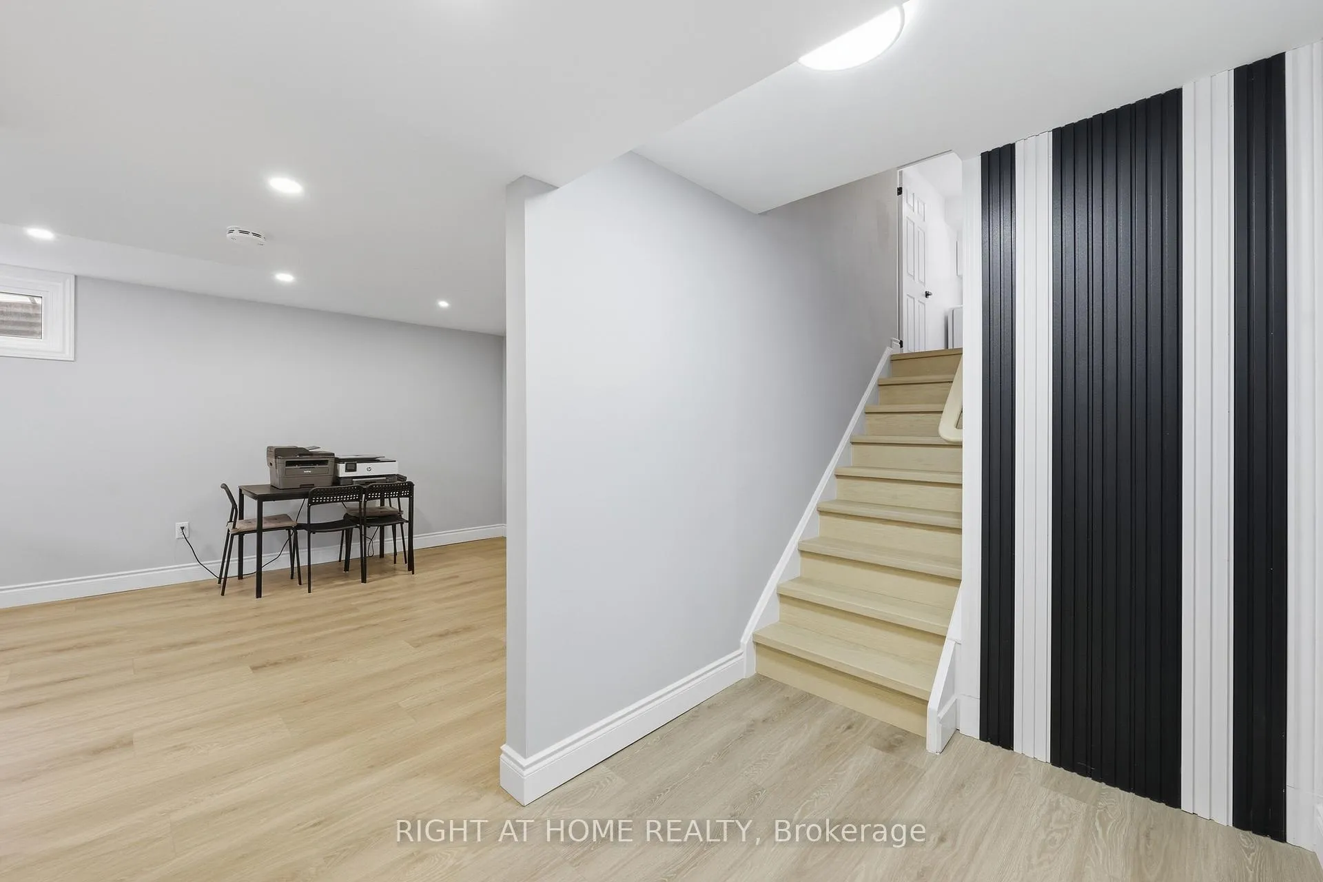 Photo 30 of 2458 Cavendish Drive, Burlington, Brant Hills — HOMEH