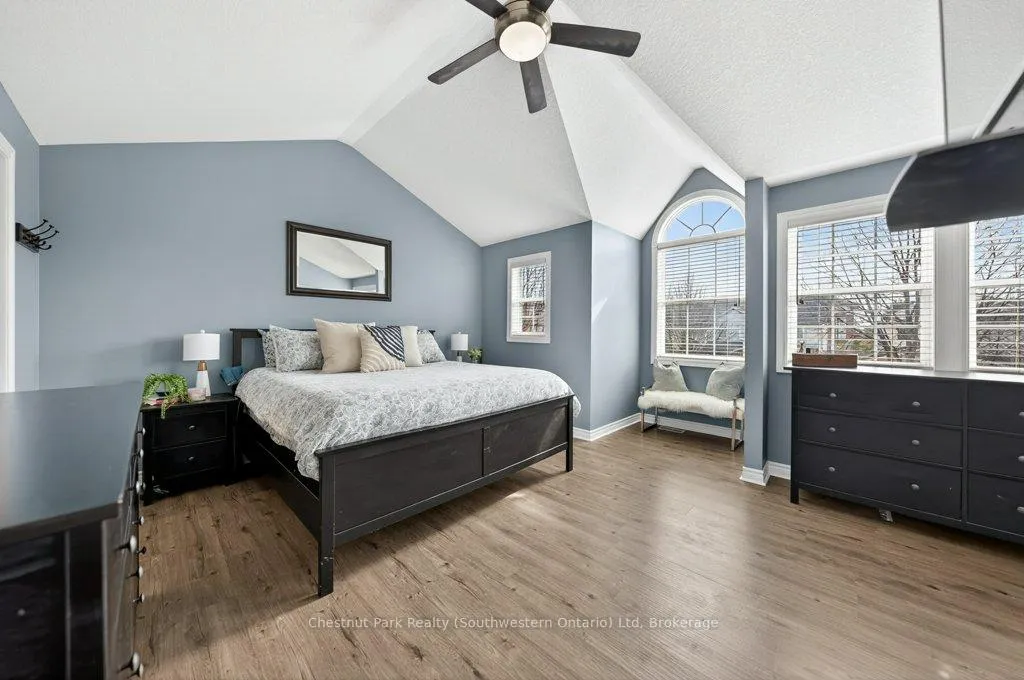 Photo 3 of 157 Lynch Circle, Guelph, Pineridge/Westminster Woods — HOMEH