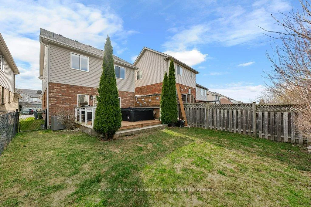 Photo 7 of 157 Lynch Circle, Guelph, Pineridge/Westminster Woods — HOMEH