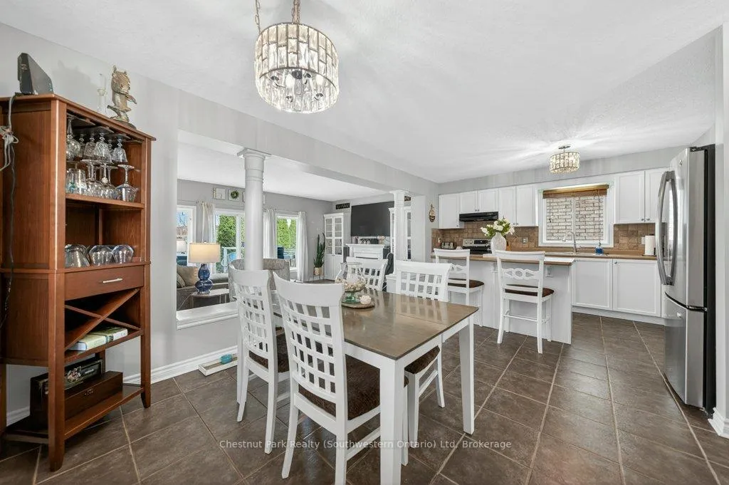 Photo 17 of 157 Lynch Circle, Guelph, Pineridge/Westminster Woods — HOMEH