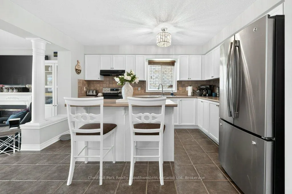 Photo 18 of 157 Lynch Circle, Guelph, Pineridge/Westminster Woods — HOMEH