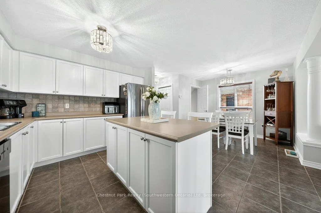 Photo 22 of 157 Lynch Circle, Guelph, Pineridge/Westminster Woods — HOMEH
