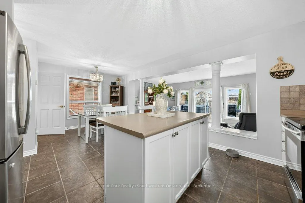 Photo 24 of 157 Lynch Circle, Guelph, Pineridge/Westminster Woods — HOMEH