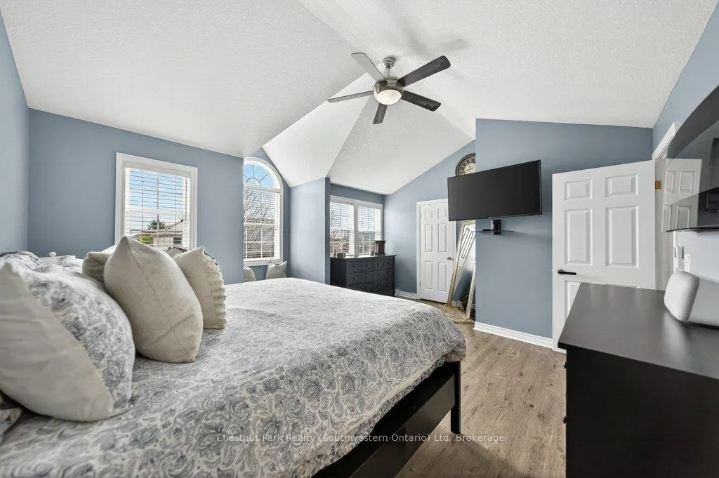 Photo 31 of 157 Lynch Circle, Guelph, Pineridge/Westminster Woods — HOMEH