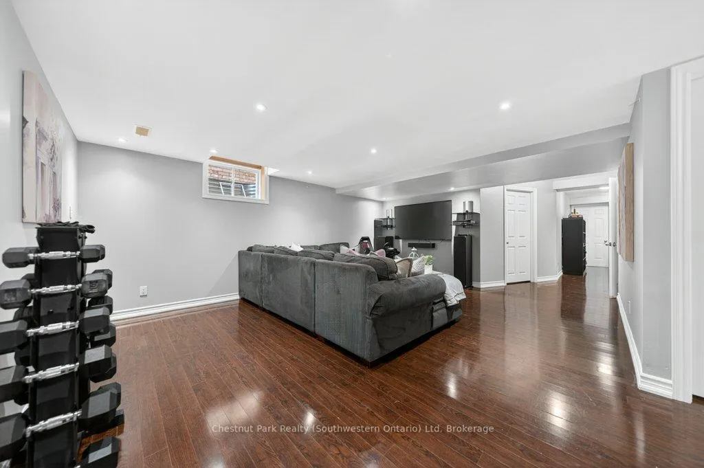 Photo 43 of 157 Lynch Circle, Guelph, Pineridge/Westminster Woods — HOMEH