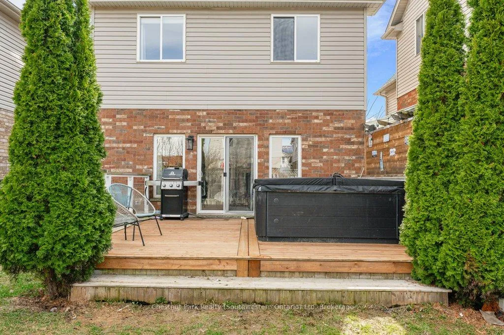 Photo 45 of 157 Lynch Circle, Guelph, Pineridge/Westminster Woods — HOMEH