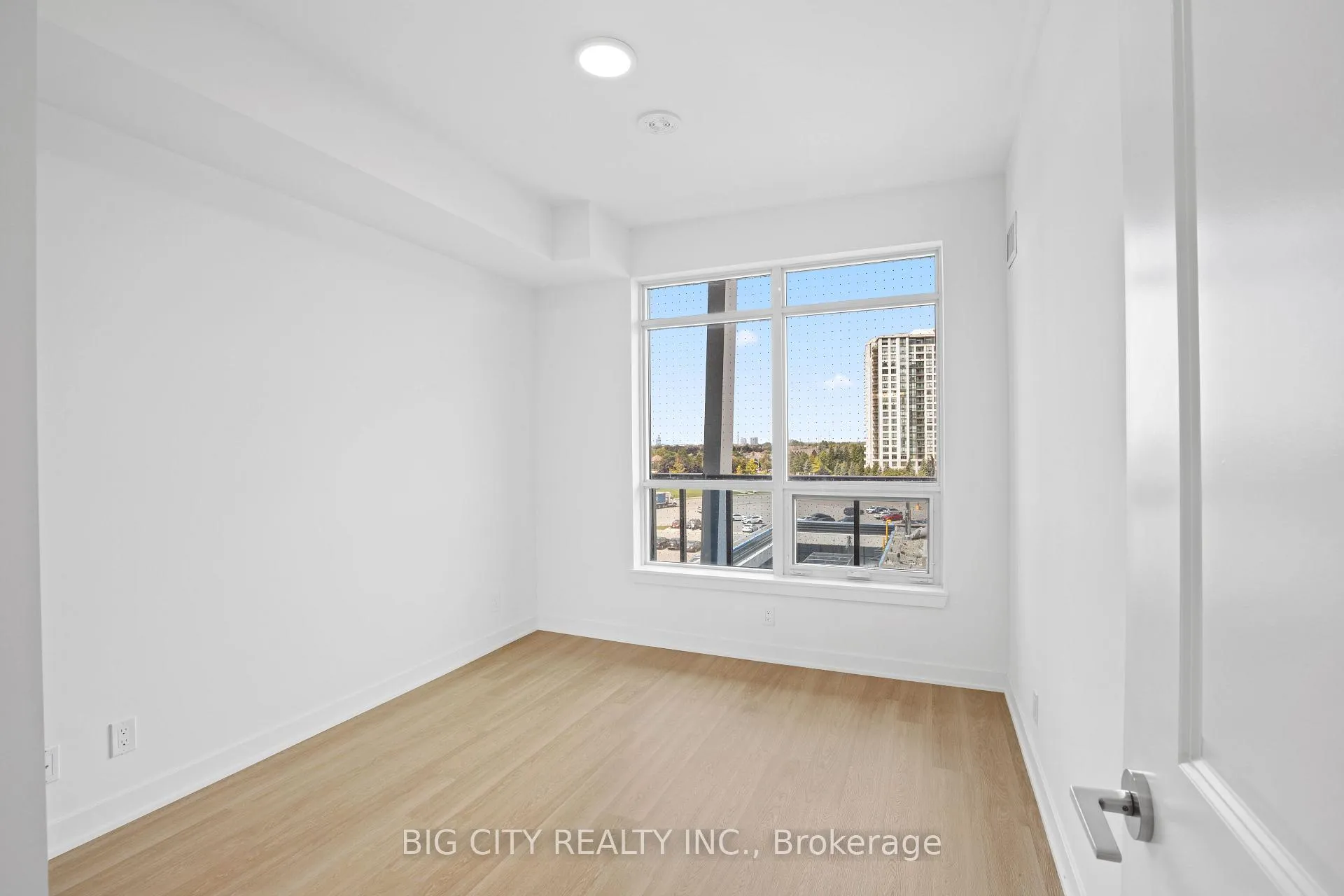 Photo 18 of Unit 317A, 30 Upper Mall Way, Vaughan, Brownridge — HOMEH