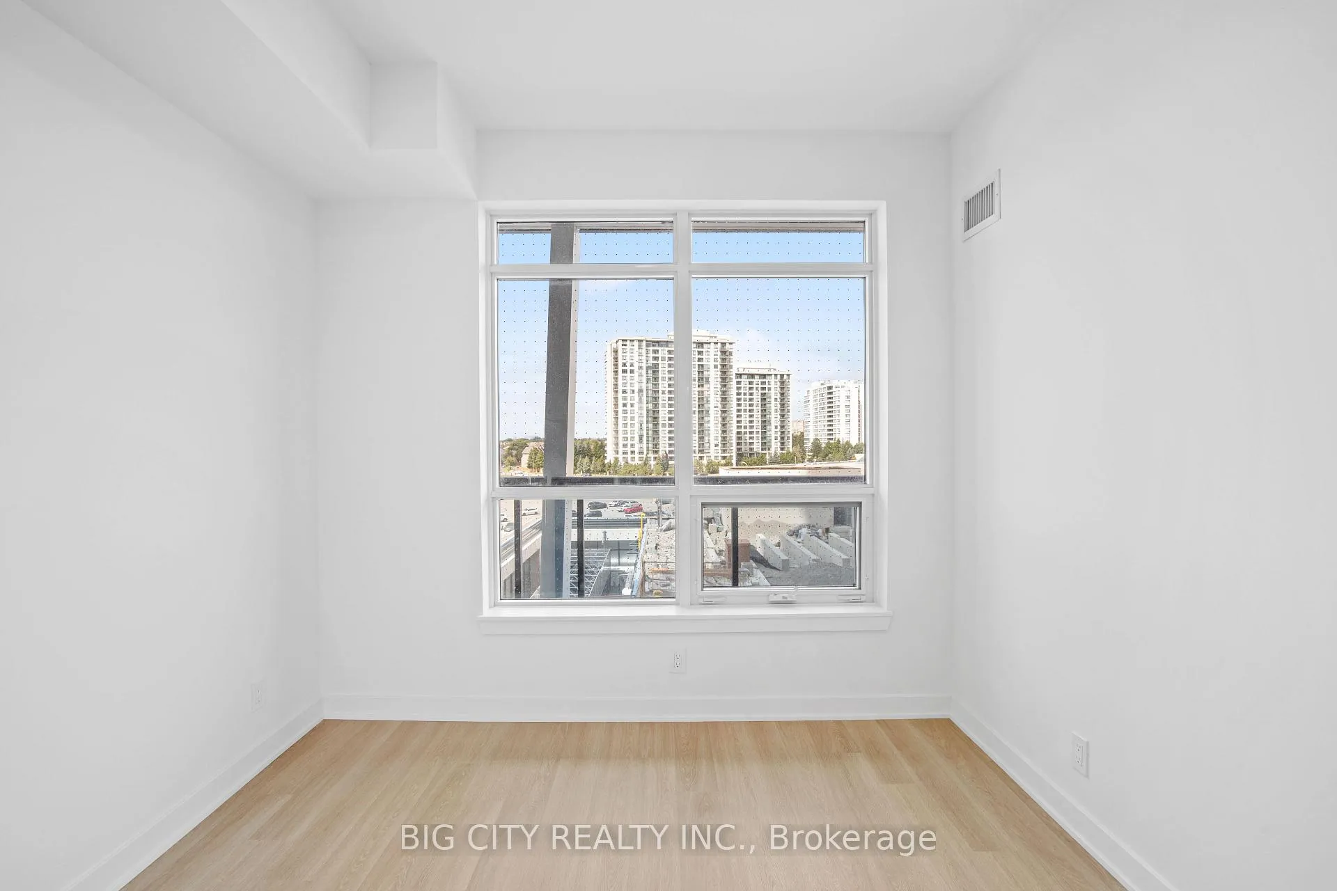 Photo 19 of Unit 317A, 30 Upper Mall Way, Vaughan, Brownridge — HOMEH