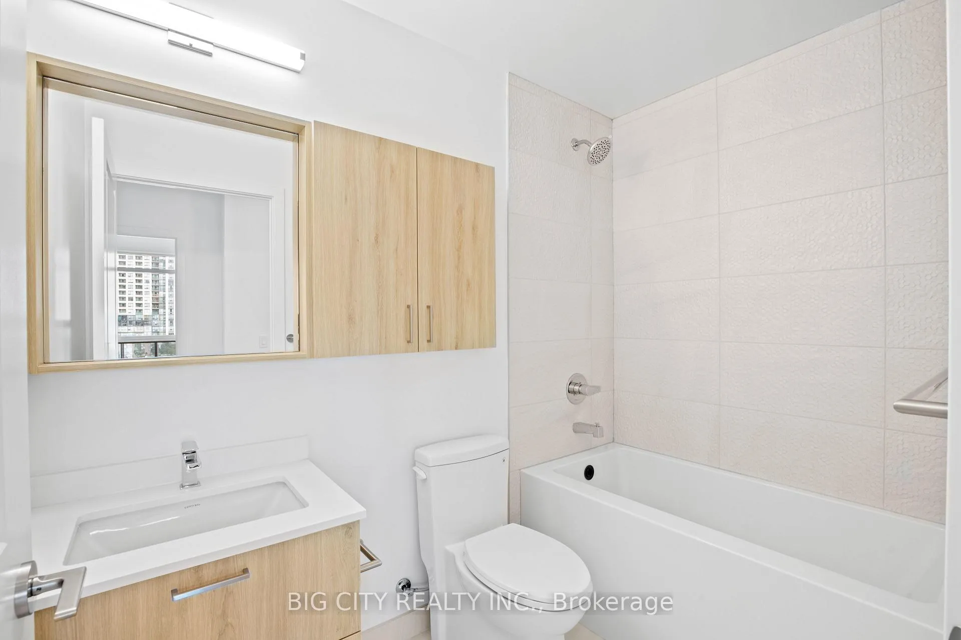 Photo 24 of Unit 317A, 30 Upper Mall Way, Vaughan, Brownridge — HOMEH