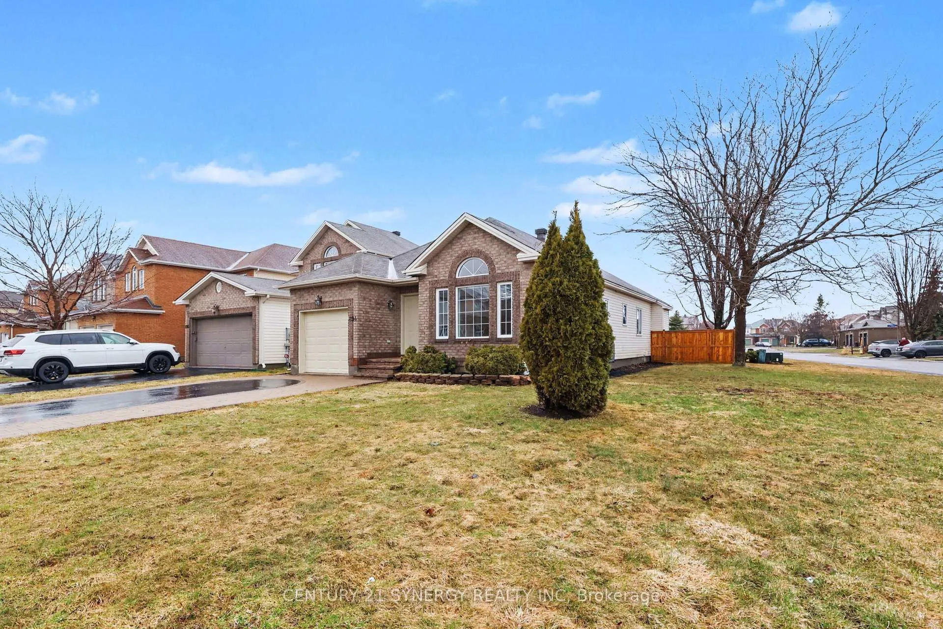 Photo 2 of 894 Gosnell Terrace, Ottawa, Fallingbrook/Gardenway South — HOMEH