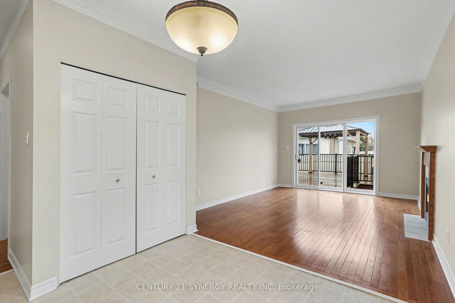 Photo 4 of 894 Gosnell Terrace, Ottawa, Fallingbrook/Gardenway South — HOMEH