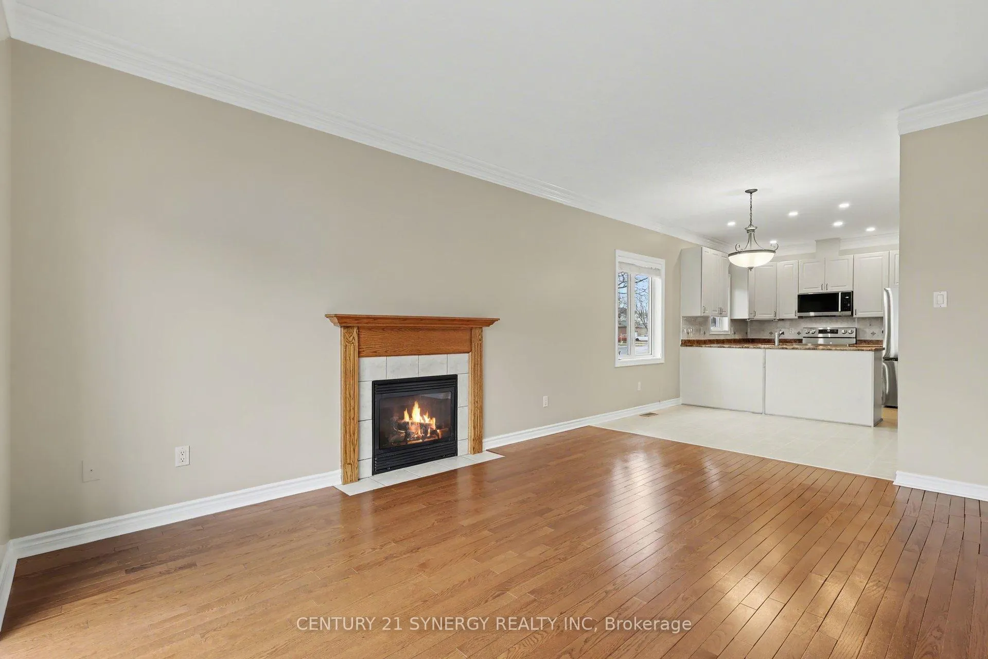 Photo 5 of 894 Gosnell Terrace, Ottawa, Fallingbrook/Gardenway South — HOMEH