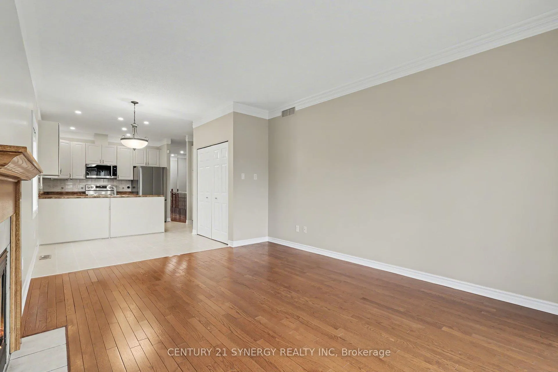 Photo 6 of 894 Gosnell Terrace, Ottawa, Fallingbrook/Gardenway South — HOMEH
