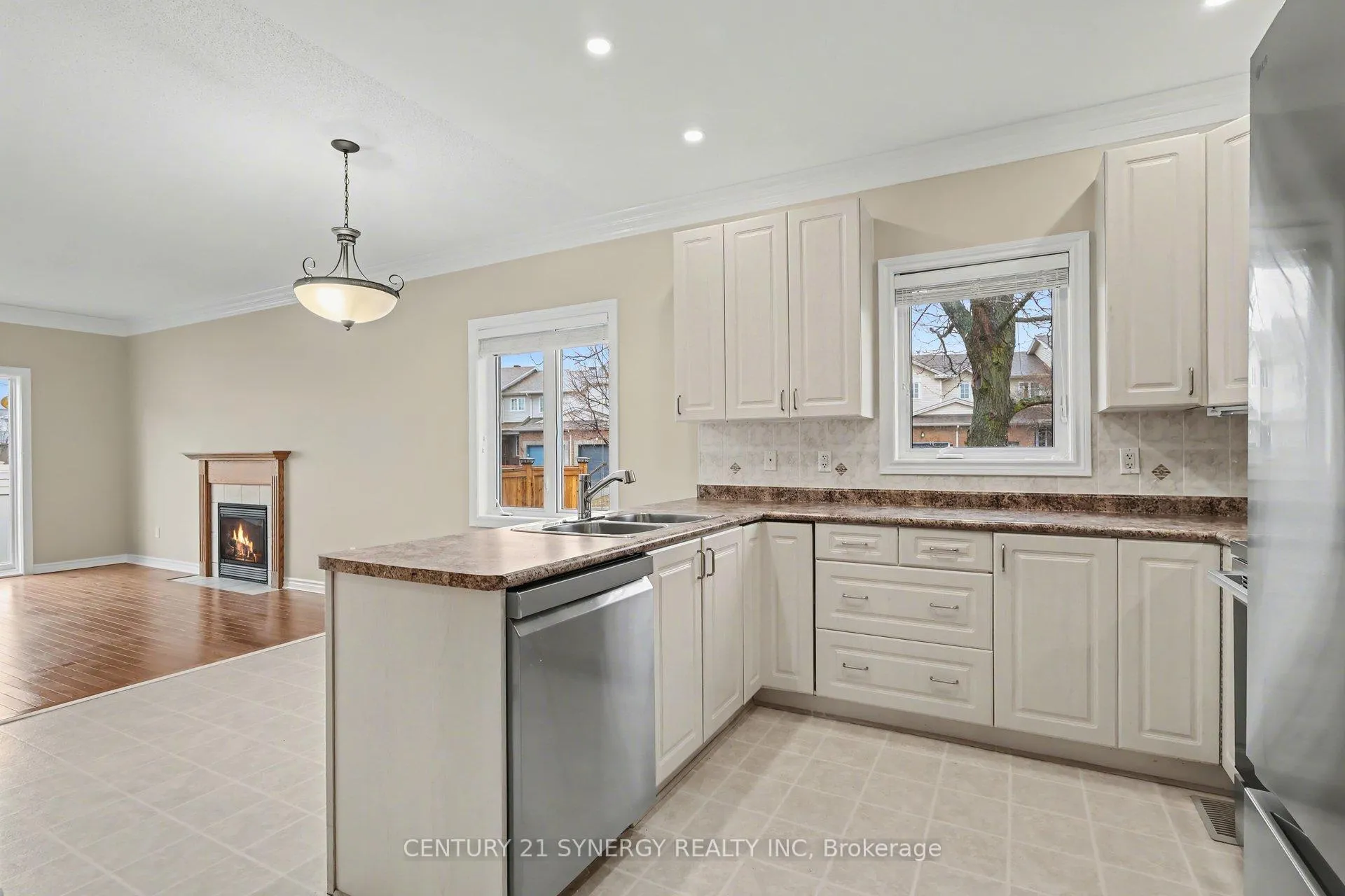 Photo 11 of 894 Gosnell Terrace, Ottawa, Fallingbrook/Gardenway South — HOMEH