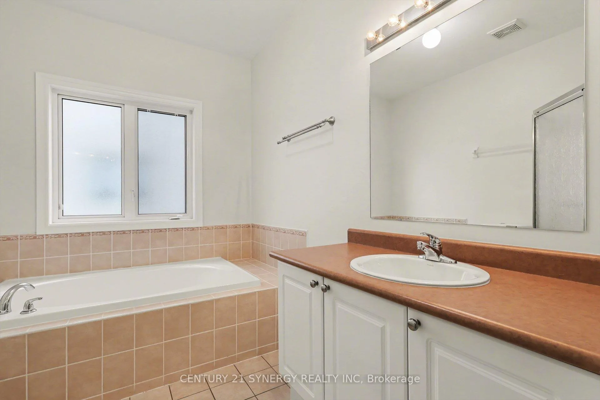 Photo 21 of 894 Gosnell Terrace, Ottawa, Fallingbrook/Gardenway South — HOMEH