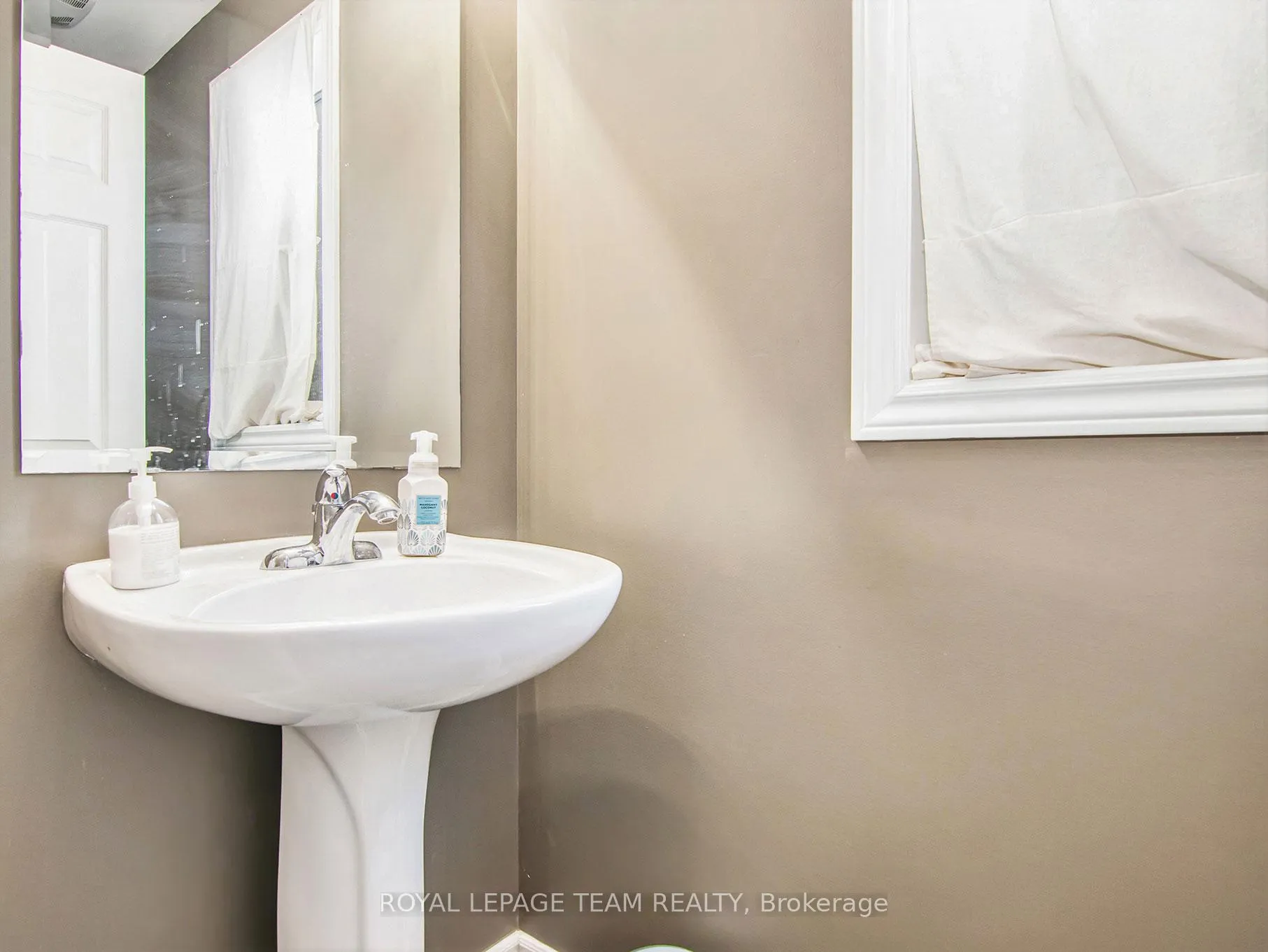 Photo 11 of 330 Forestbrook Street, Ottawa, Kanata - Morgan's Grant/South March — HOMEH
