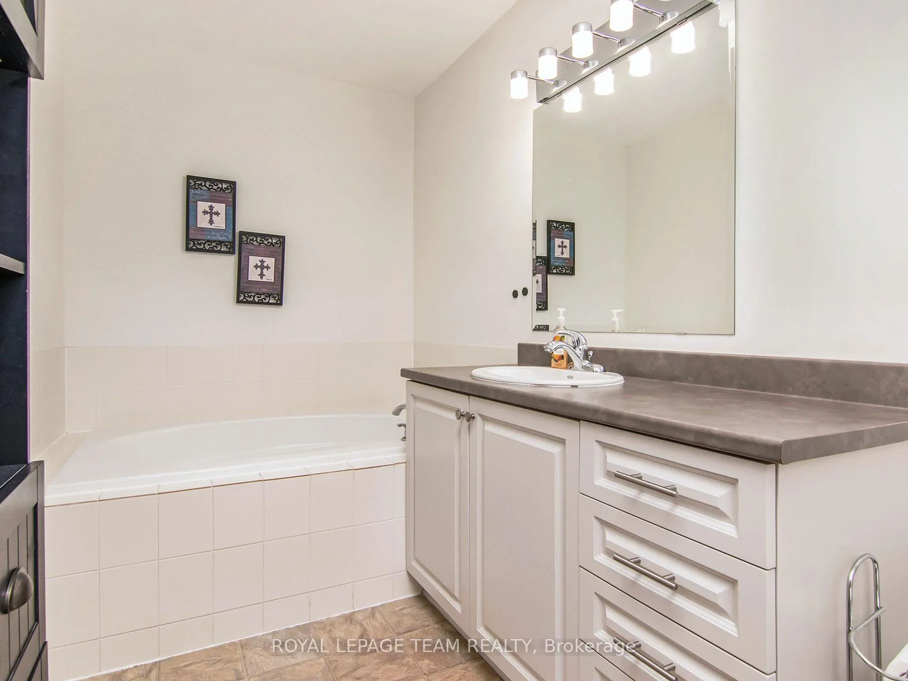 Photo 17 of 330 Forestbrook Street, Ottawa, Kanata - Morgan's Grant/South March — HOMEH
