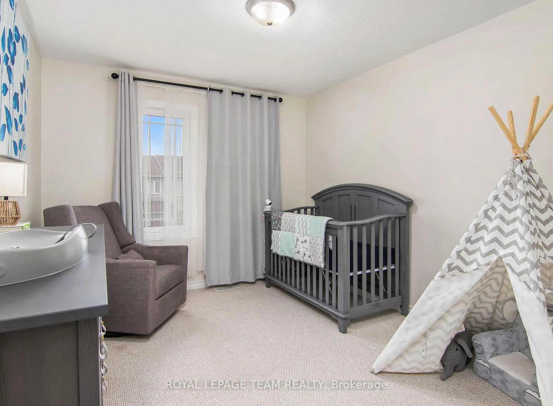 Photo 19 of 330 Forestbrook Street, Ottawa, Kanata - Morgan's Grant/South March — HOMEH