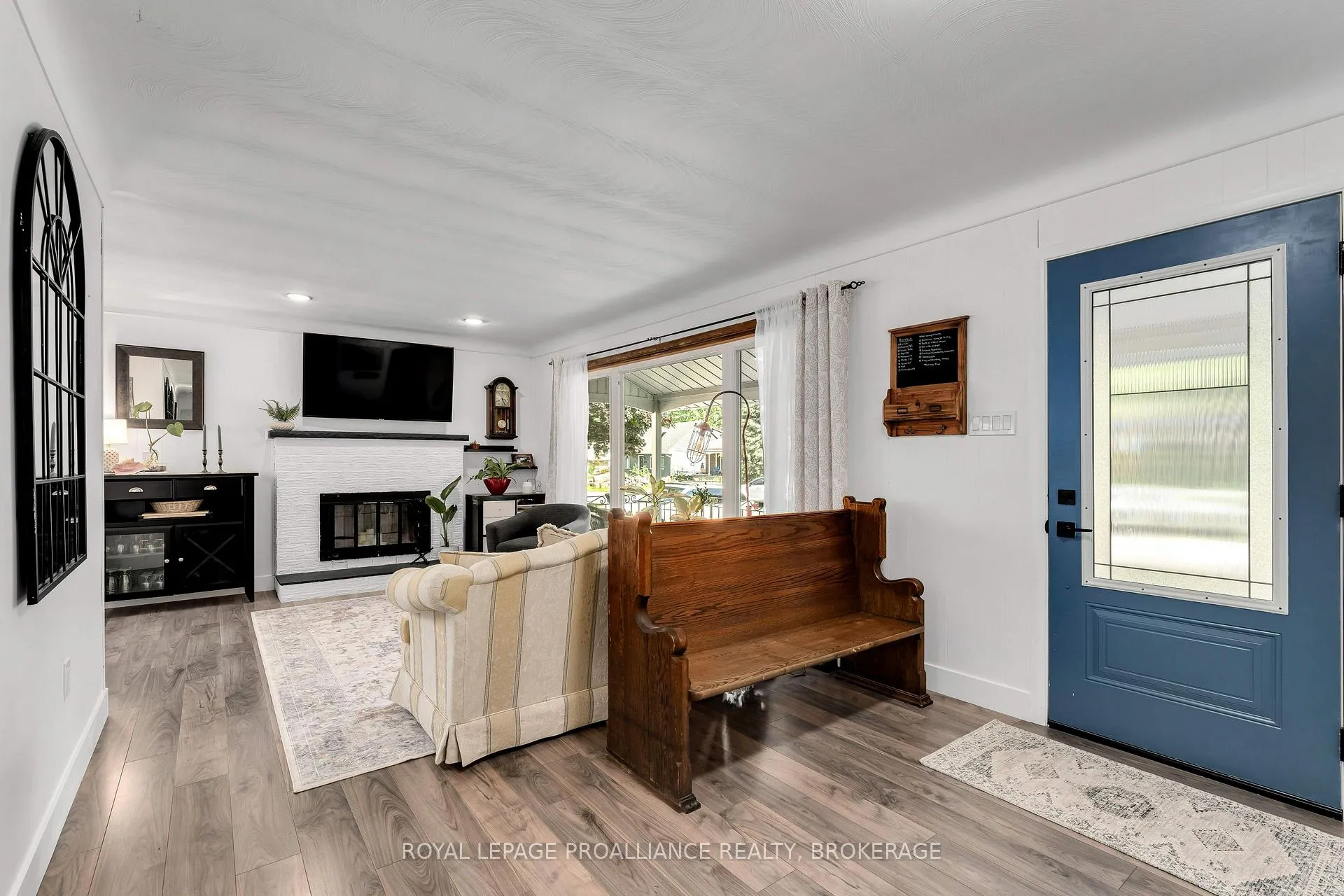 Photo 6 of 650 Steel Street, Gananoque — HOMEH