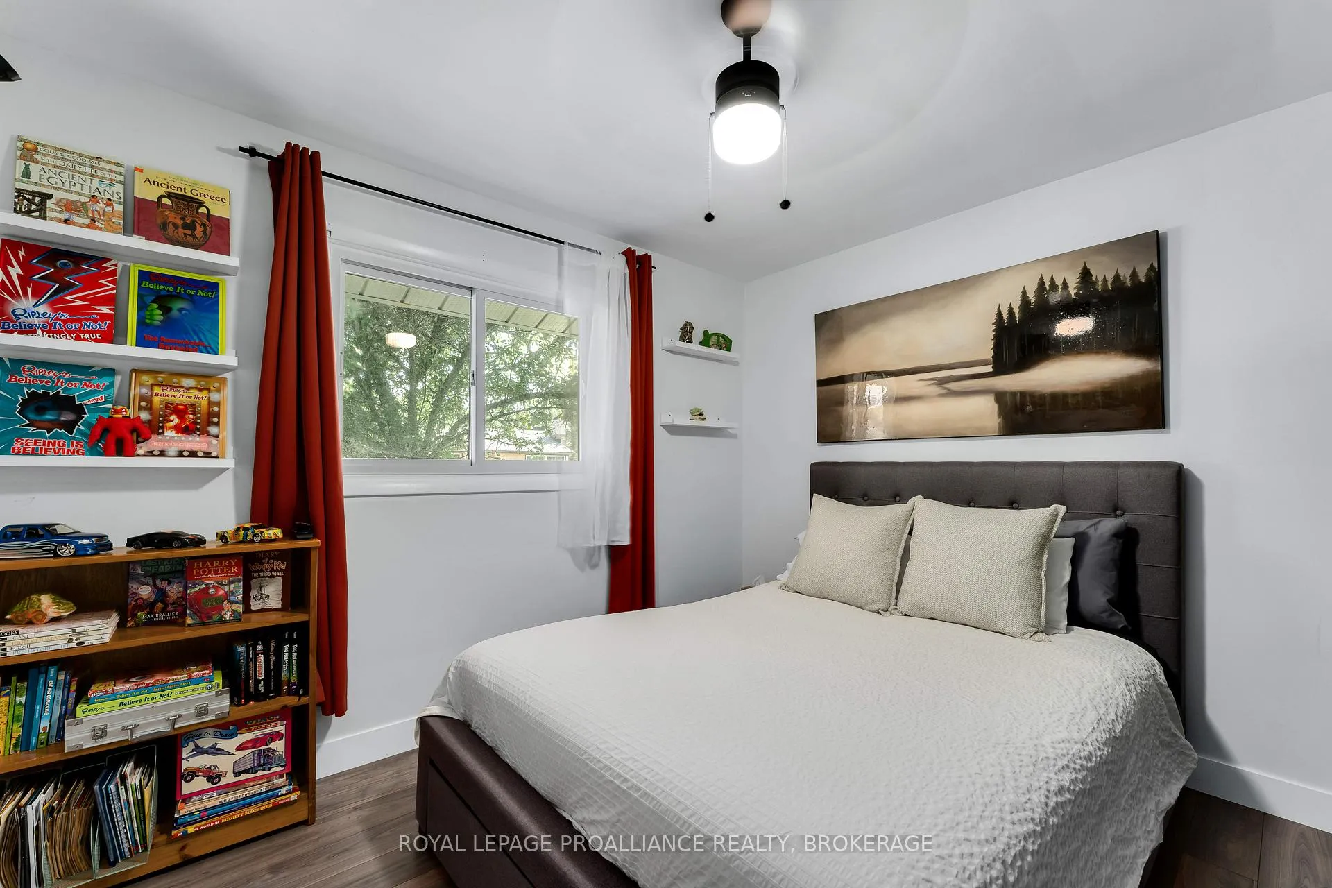 Photo 15 of 650 Steel Street, Gananoque — HOMEH