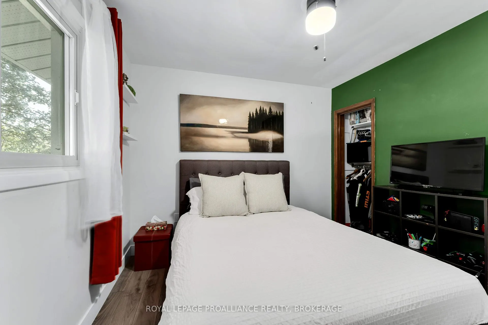 Photo 17 of 650 Steel Street, Gananoque — HOMEH