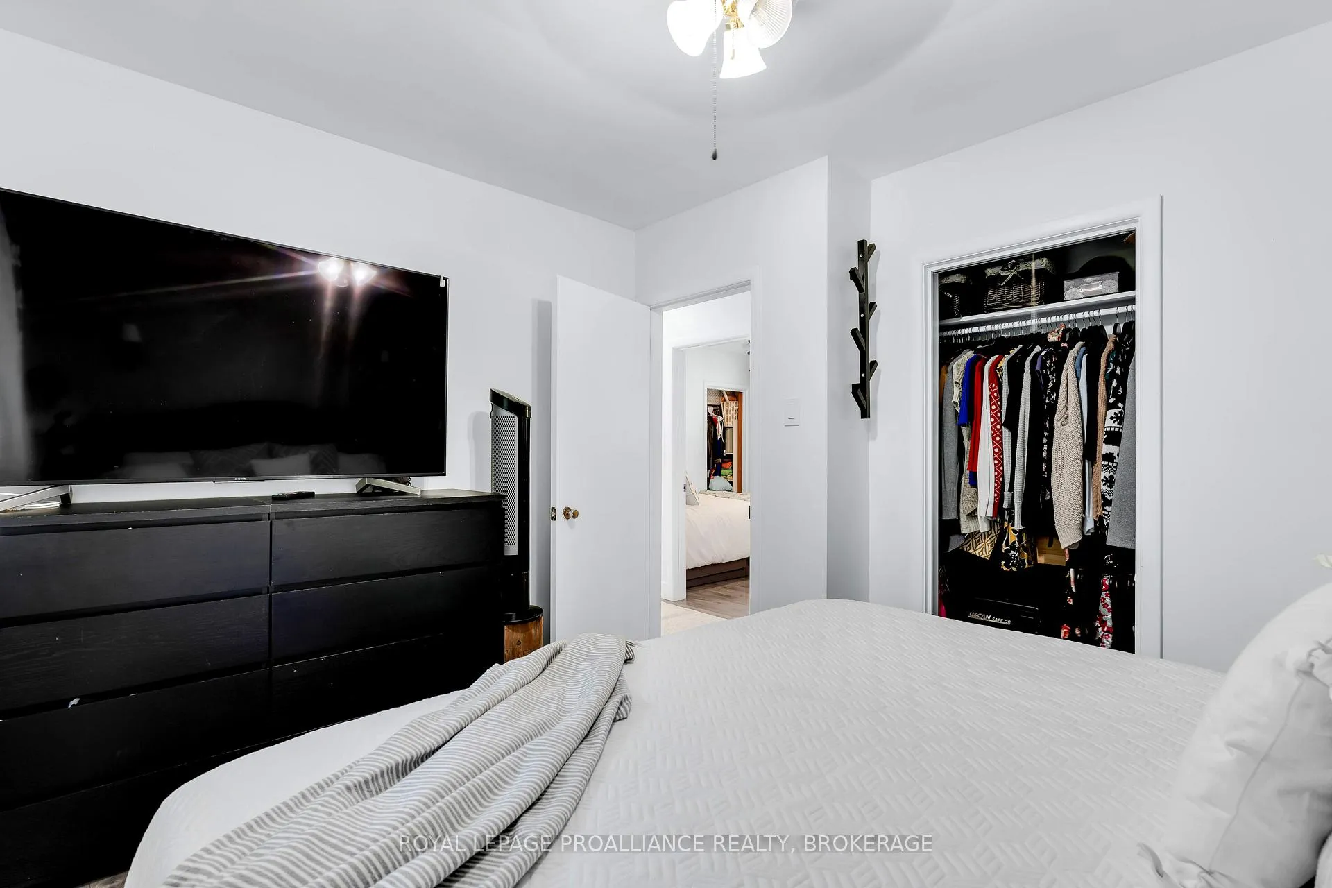 Photo 19 of 650 Steel Street, Gananoque — HOMEH