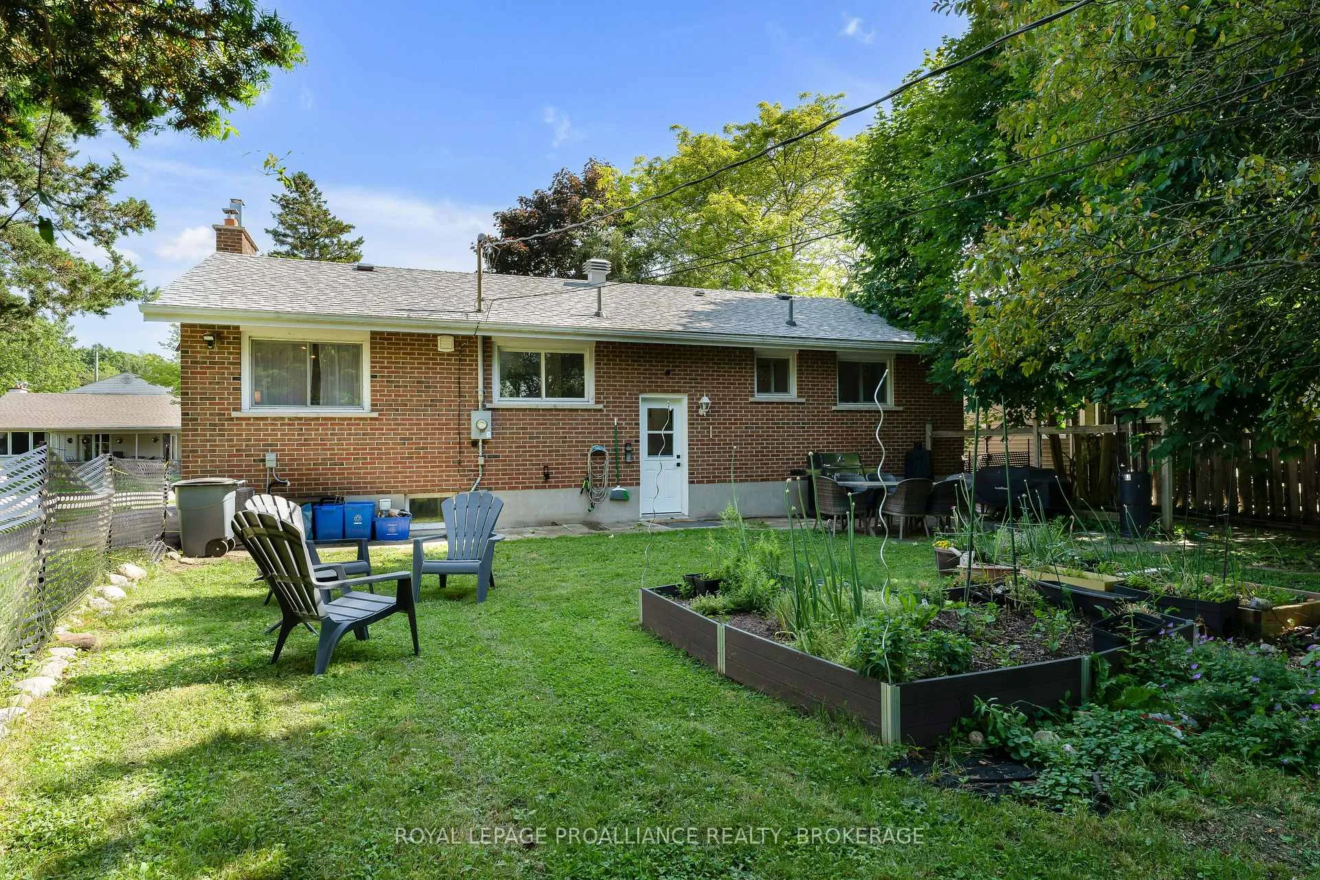 Photo 33 of 650 Steel Street, Gananoque — HOMEH