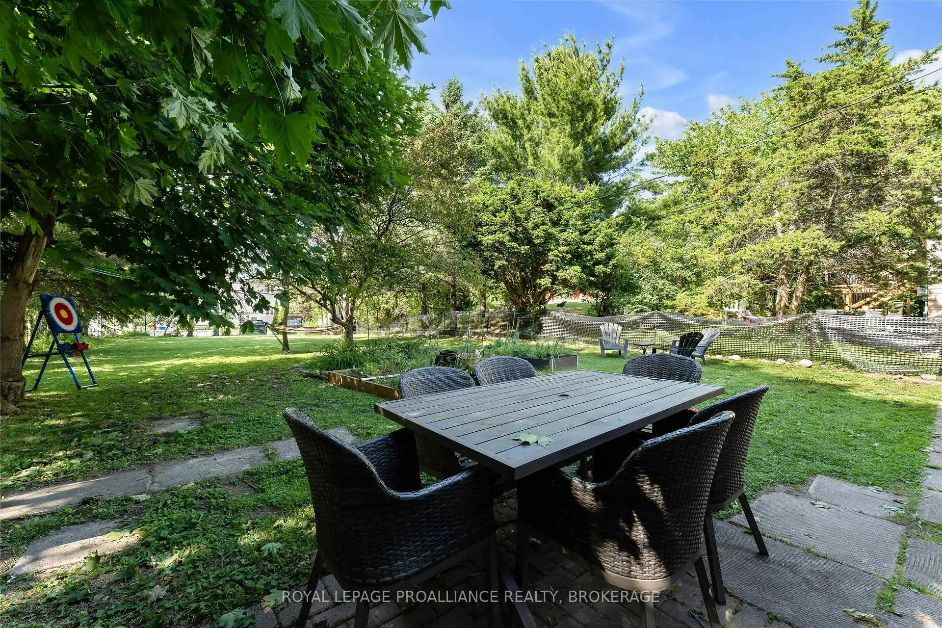 Photo 34 of 650 Steel Street, Gananoque — HOMEH