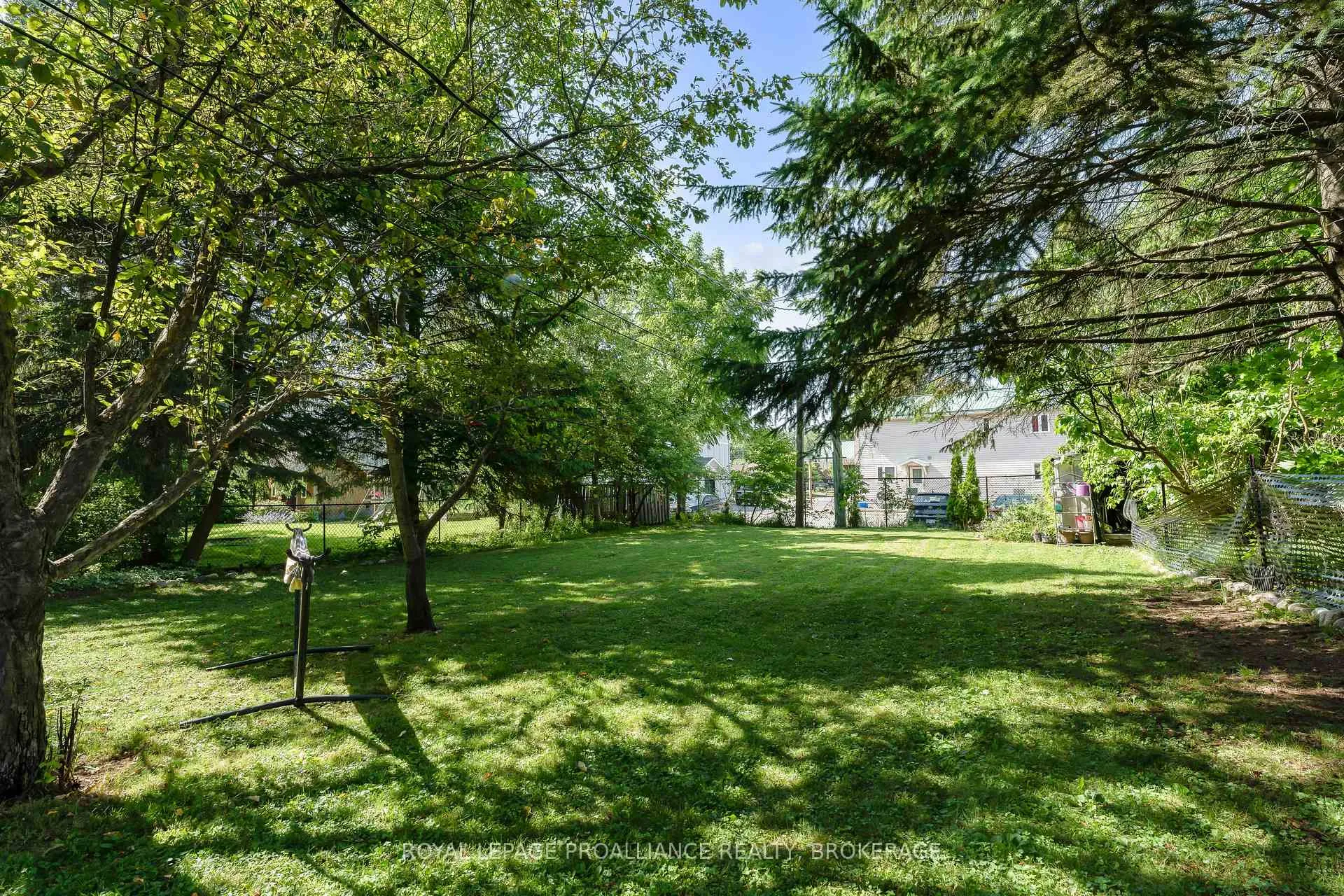 Photo 36 of 650 Steel Street, Gananoque — HOMEH