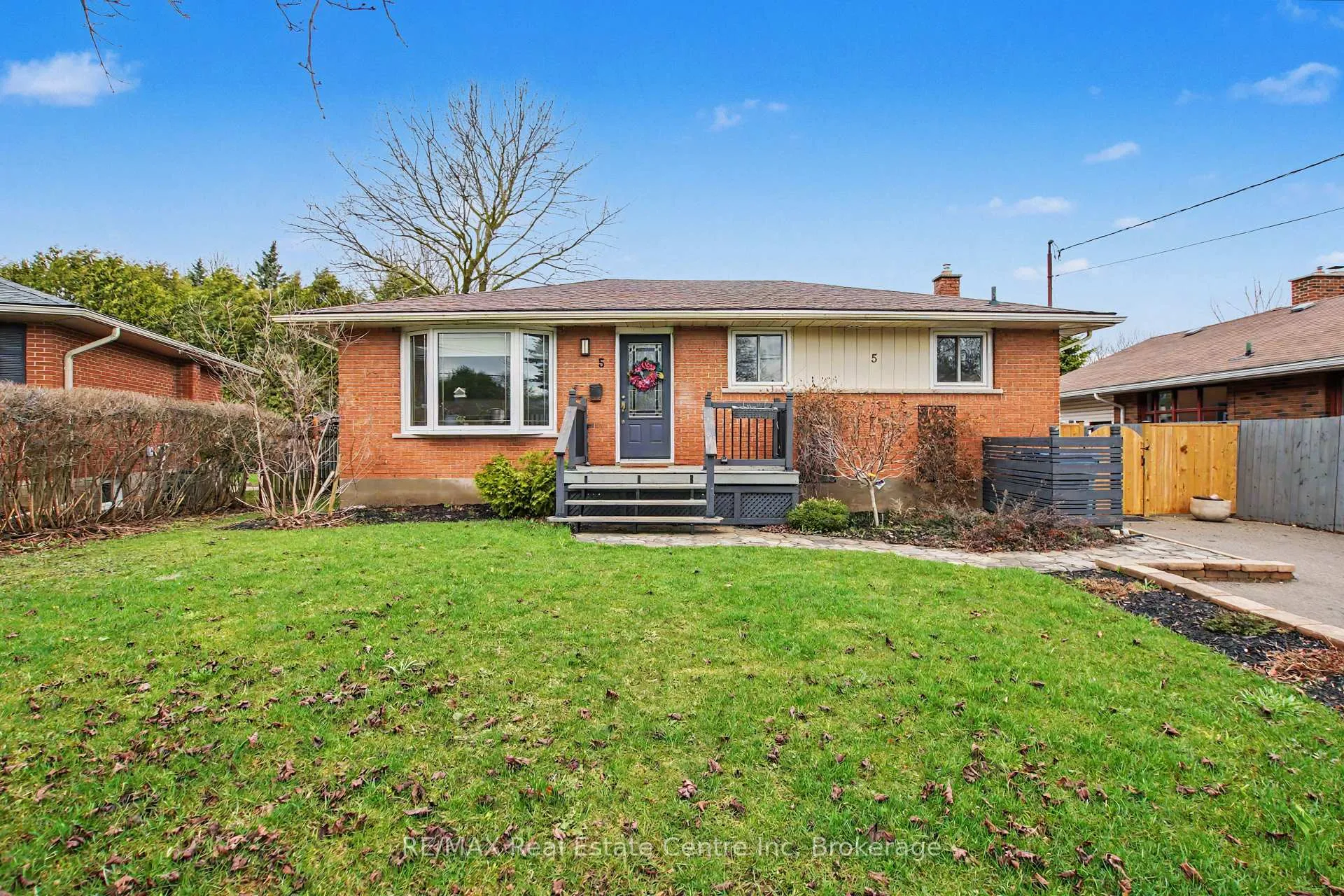 Photo 1 of 5 Eric Court, Guelph, Grange Road — HOMEH