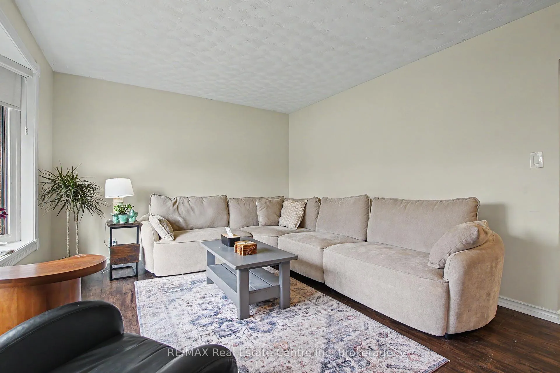 Photo 10 of 5 Eric Court, Guelph, Grange Road — HOMEH