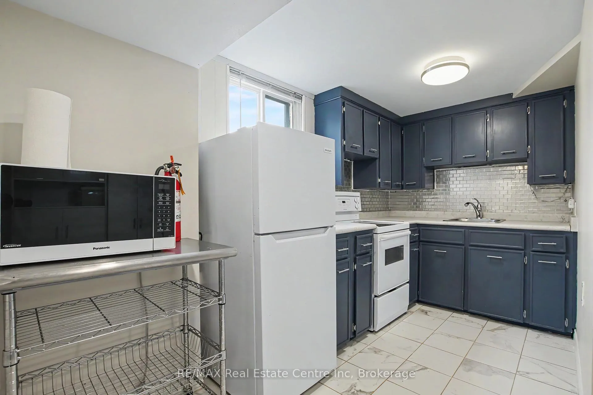 Photo 24 of 5 Eric Court, Guelph, Grange Road — HOMEH