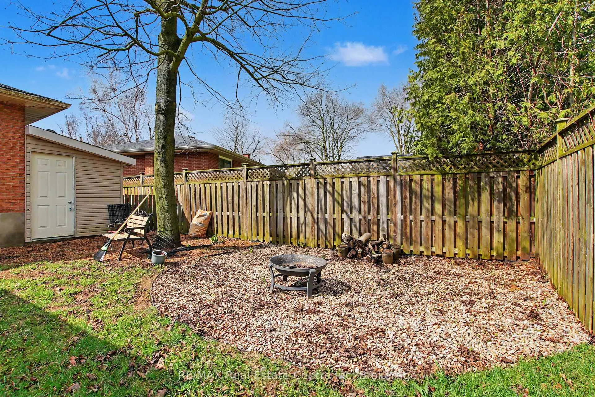 Photo 32 of 5 Eric Court, Guelph, Grange Road — HOMEH