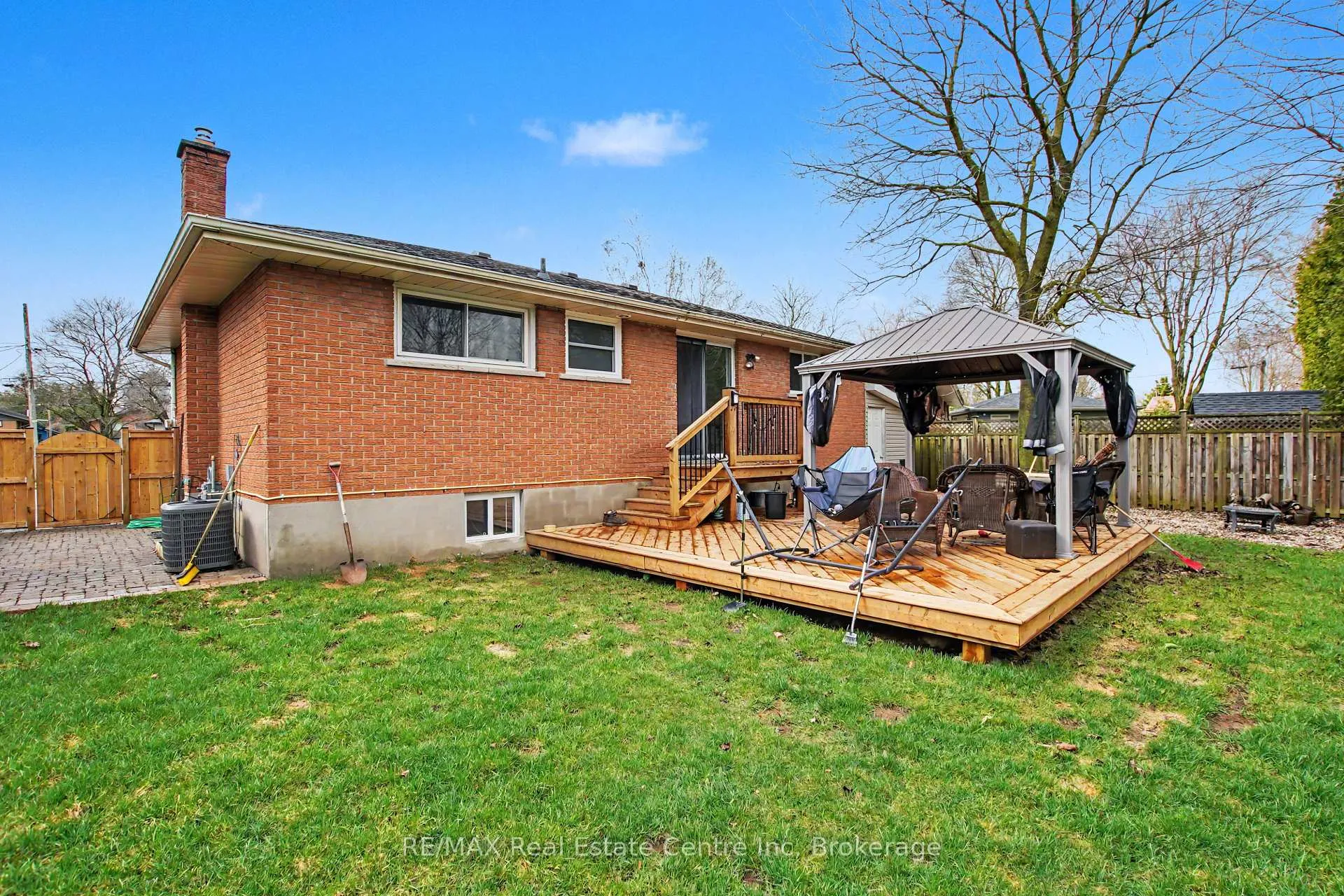 Photo 33 of 5 Eric Court, Guelph, Grange Road — HOMEH