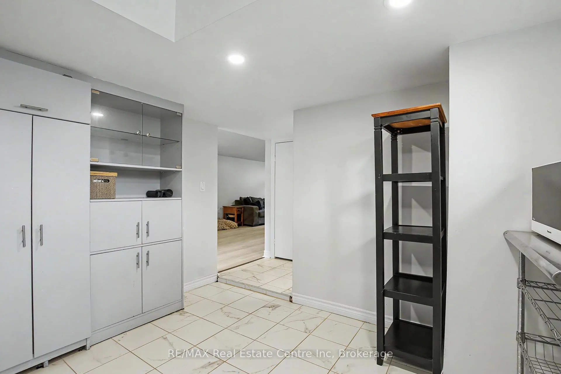 Photo 36 of 5 Eric Court, Guelph, Grange Road — HOMEH