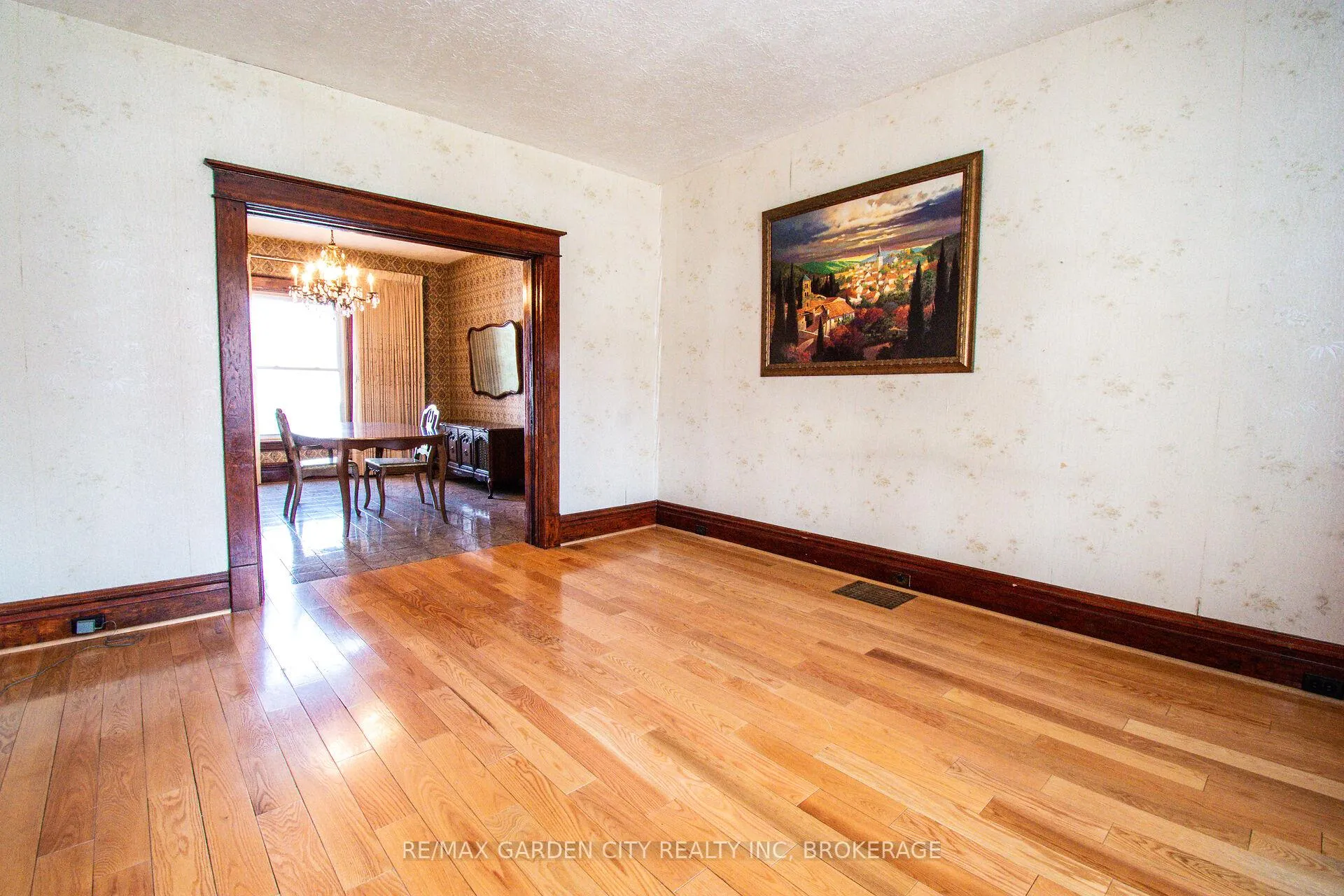 Photo 13 of 86 Griffith Street, Welland, Welland Downtown — HOMEH
