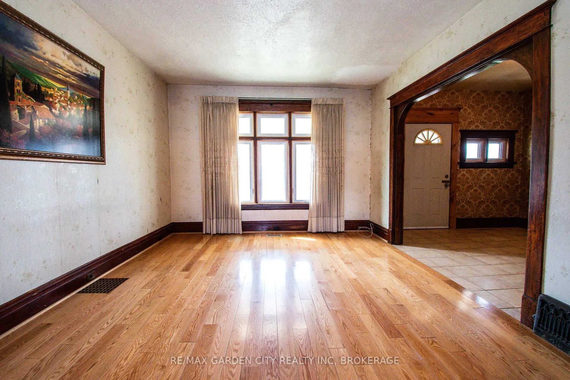 Photo 16 of 86 Griffith Street, Welland, Welland Downtown — HOMEH