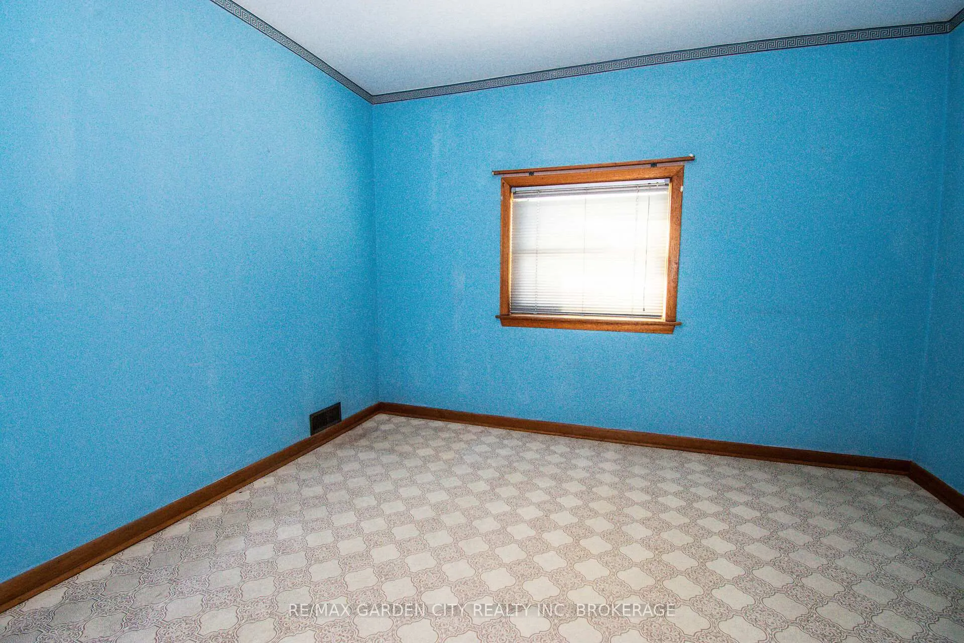 Photo 33 of 86 Griffith Street, Welland, Welland Downtown — HOMEH