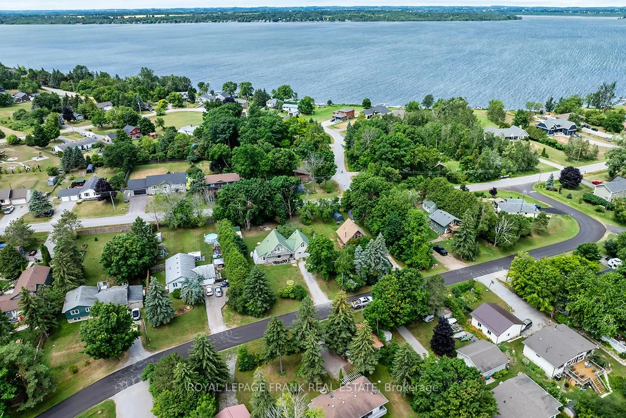 Photo 4 of 16 Shelley Drive, Kawartha Lakes, Mariposa — HOMEH