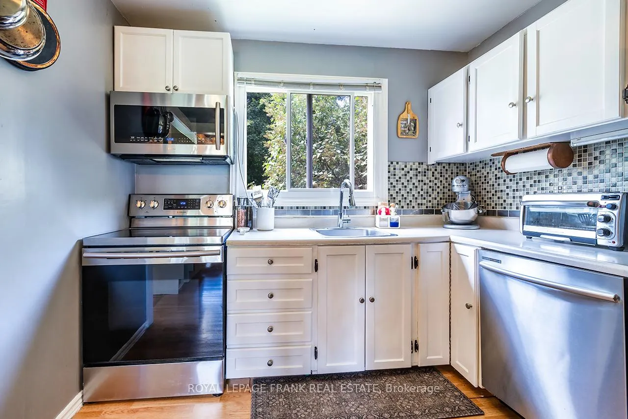 Photo 13 of 16 Shelley Drive, Kawartha Lakes, Mariposa — HOMEH