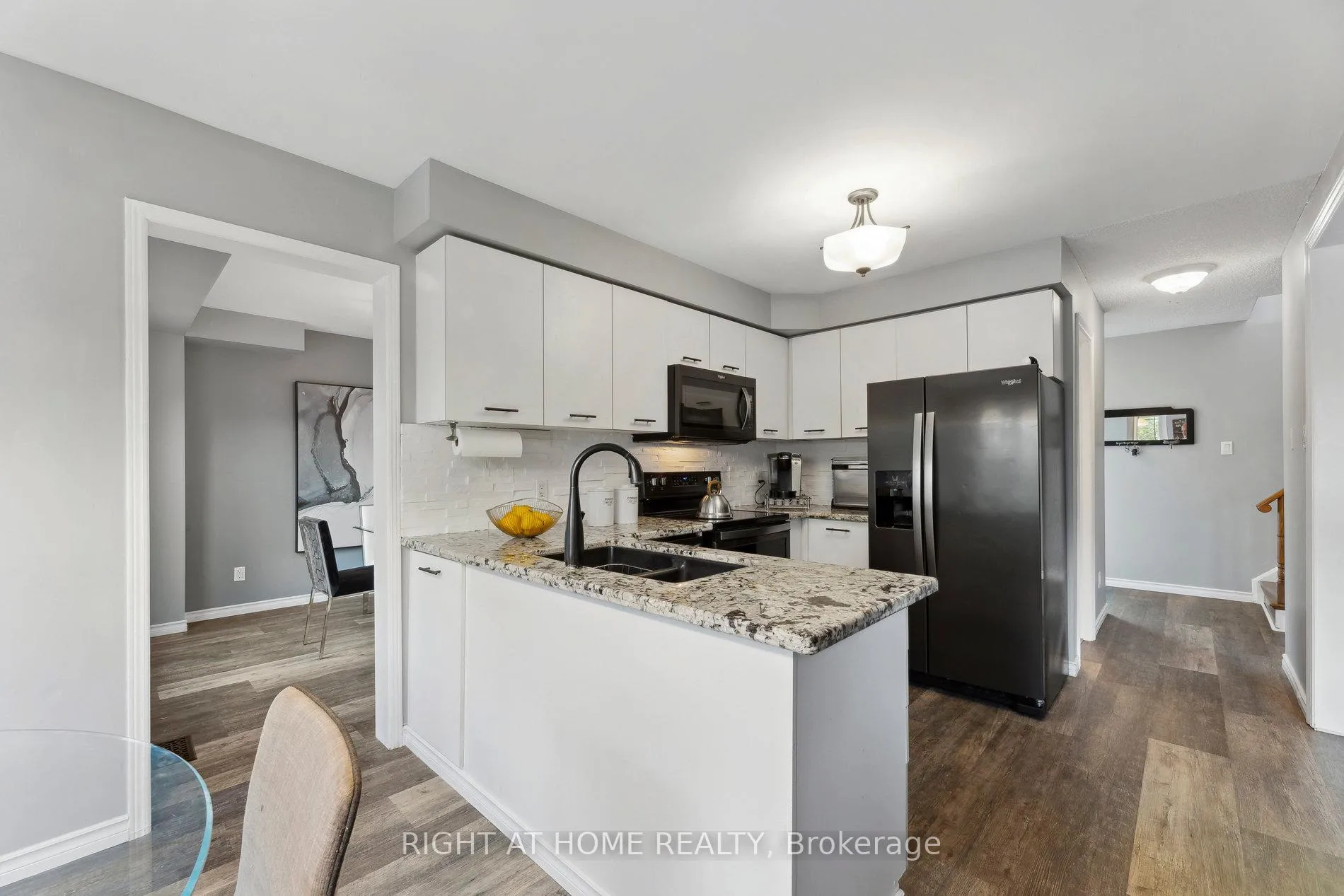 Photo 2 of 5 Coulson Court, Clarington, Newcastle — HOMEH