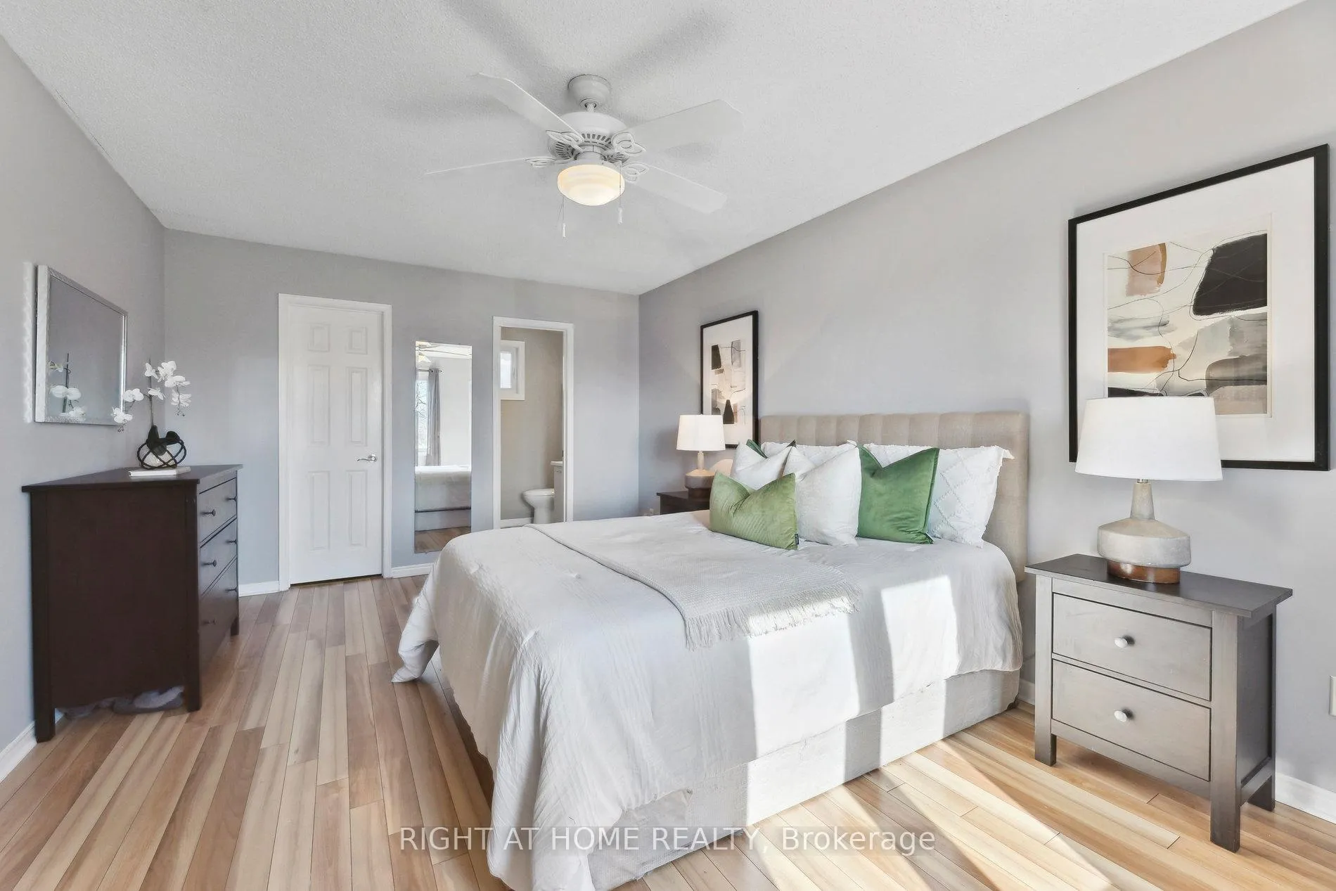Photo 9 of 5 Coulson Court, Clarington, Newcastle — HOMEH