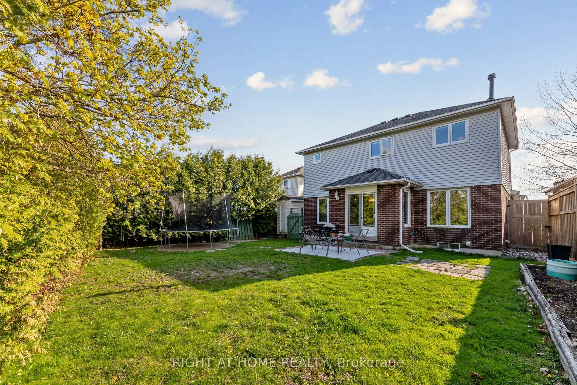 Photo 12 of 5 Coulson Court, Clarington, Newcastle — HOMEH
